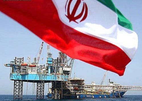 美国要求盟友11月起停止进口伊朗原油，油价闻讯飙升